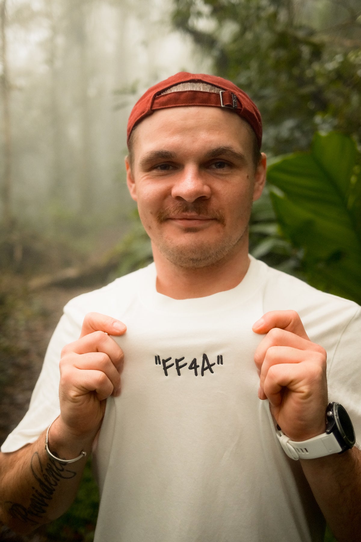 FF4A T-Shirt aus Bio-Baumwolle in Offwhite – Rennrad Lifestyle Shirt