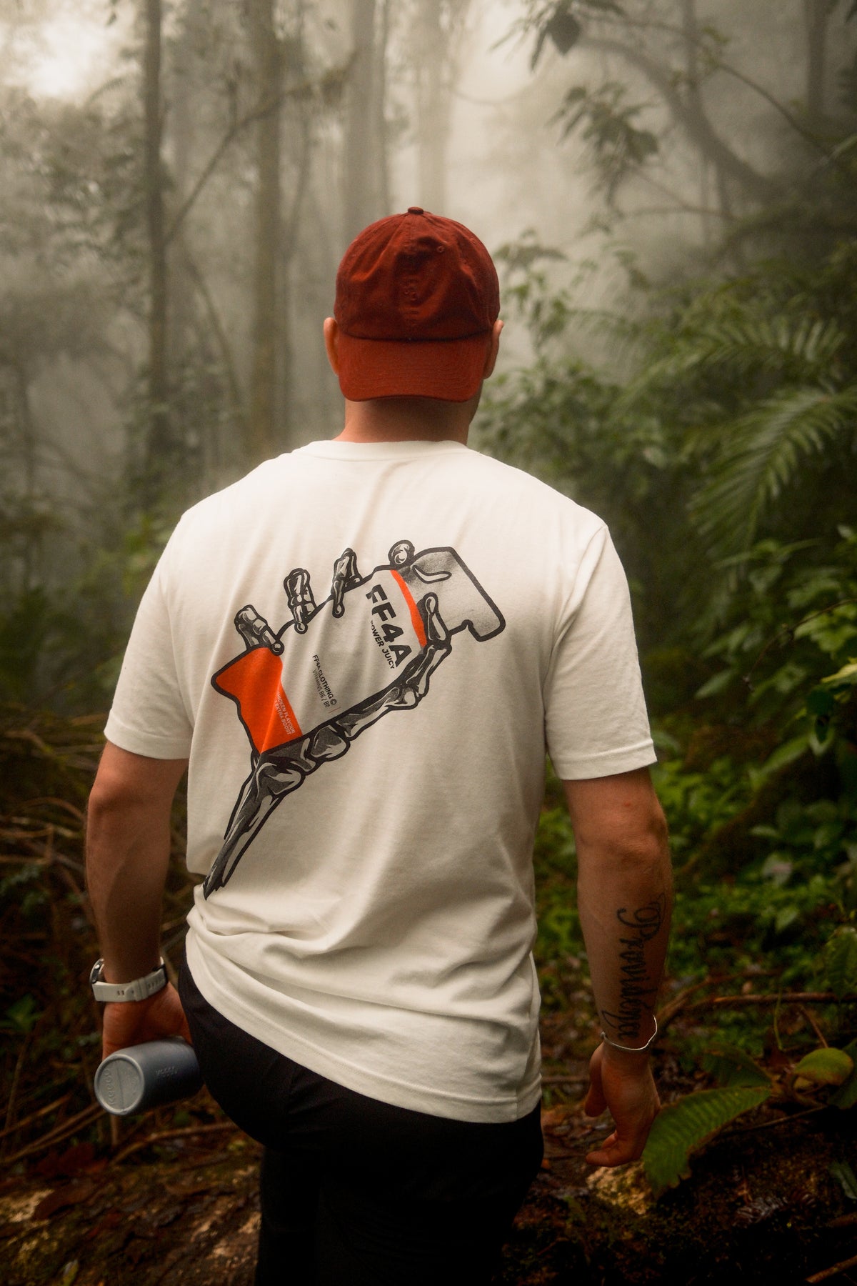 Power Juice Tee – Offwhite Rennrad T-Shirt mit Wild Chicken Power-Juice Backprint – Bild 2